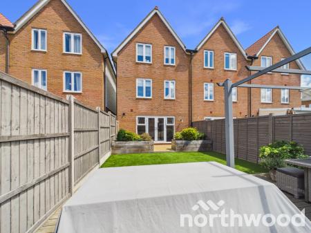 3 bedroom Town house for sale in Coppice Drive, Chartfields, Ashford, TN23