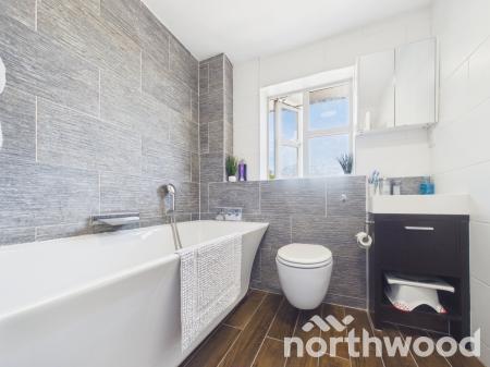 3 bedroom Terraced House for sale in Mill Court, Town Centre, Ashford, TN24