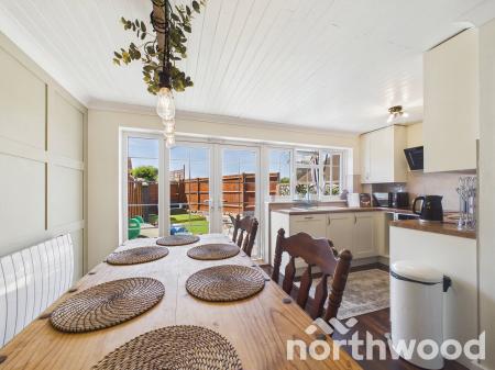 4 bedroom Semi-detached house for sale in The Street, Great Chart, TN23