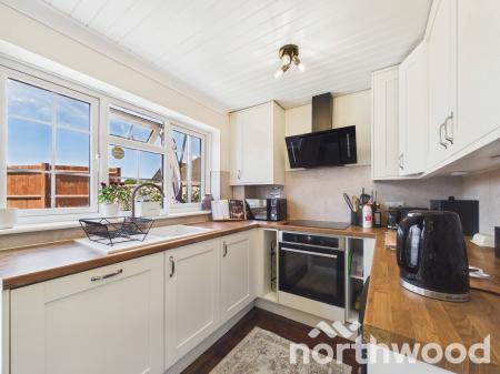 4 bedroom Semi-detached house for sale in The Street, Great Chart, TN23