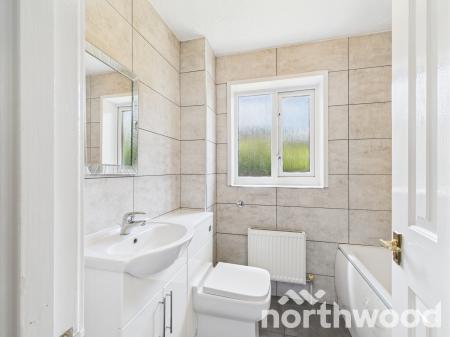 3 bedroom Detached house to let in Strouts Road, Singleton, Ashford, TN23