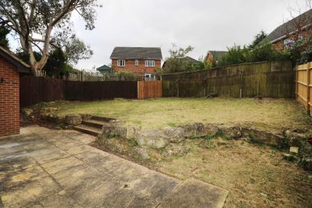 3 bedroom Detached house to let in Strouts Road, Singleton, Ashford, TN23