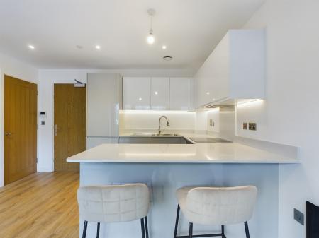1 bedroom Flat to let in Pyramid House, Ashford, TN23