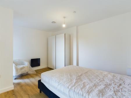 1 bedroom Flat to let in Pyramid House, Ashford, TN23