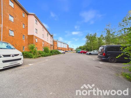 2 bedroom Apartment for sale in Drummond Grove, Willesborough, Ashford, TN24