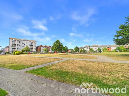 2 bedroom Apartment for sale in Drummond Grove, Willesborough, Ashford, TN24