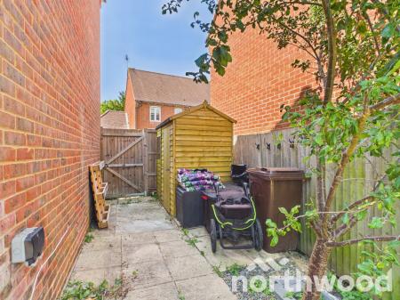 2 bedroom Semi-detached house for sale in Deyley Way, Singleton, Ashford, TN23