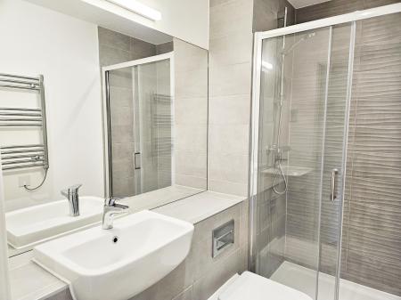 2 bedroom Flat to let in Cantia Place, Ashford, TN23