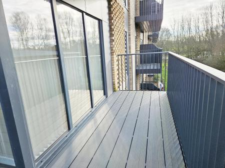 2 bedroom Flat to let in Cantia Place, Ashford, TN23