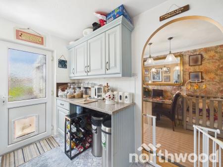 3 bedroom Link detached house for sale in The Paddock, Singleton, Ashford, TN23