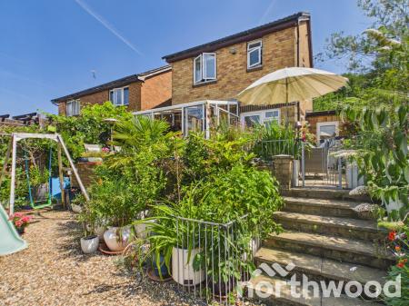 3 bedroom Link detached house for sale in The Paddock, Singleton, Ashford, TN23