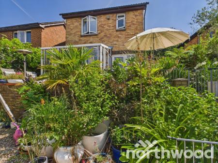 3 bedroom Link detached house for sale in The Paddock, Singleton, Ashford, TN23