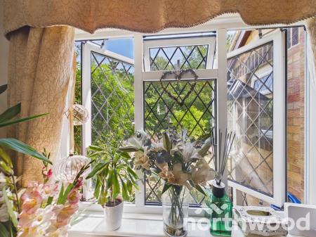 3 bedroom Link detached house for sale in The Paddock, Singleton, Ashford, TN23