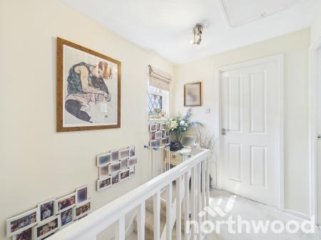 3 bedroom Link detached house for sale in The Paddock, Singleton, Ashford, TN23