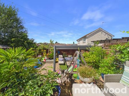 3 bedroom Link detached house for sale in The Paddock, Singleton, Ashford, TN23