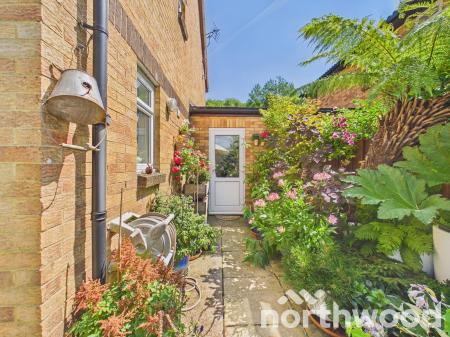 3 bedroom Link detached house for sale in The Paddock, Singleton, Ashford, TN23