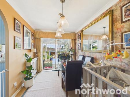 3 bedroom Link detached house for sale in The Paddock, Singleton, Ashford, TN23
