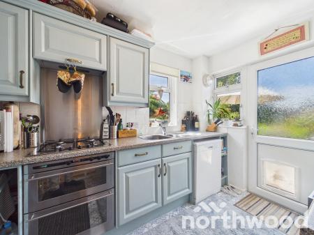 3 bedroom Link detached house for sale in The Paddock, Singleton, Ashford, TN23