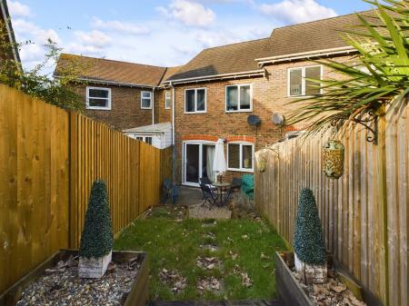 3 bedroom Terraced House to let in Garton Way, Singleton, Ashford, TN23