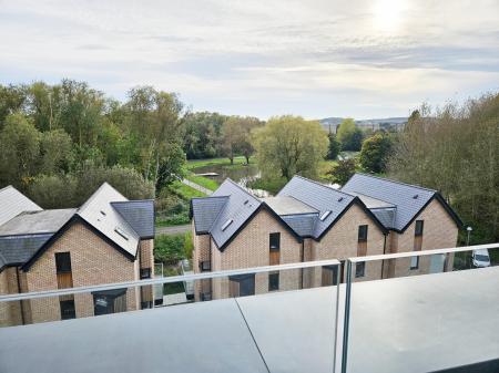 2 bedroom Penthouse to let in Hampton Place, Ashford, TN23