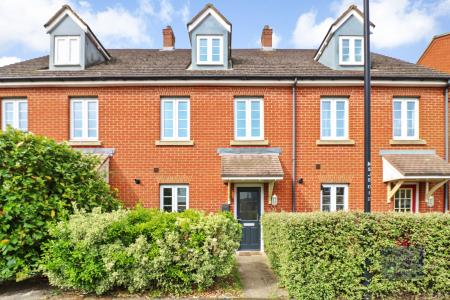 3 bedroom Town house to let in Swaffer Way, Singleton, Ashford, TN23