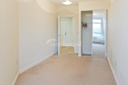 2 bedroom Flat to let in The Panorama, Town Centre, Ashford, TN24