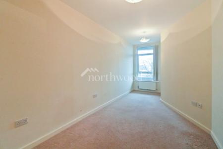 2 bedroom Flat to let in The Panorama, Town Centre, Ashford, TN24