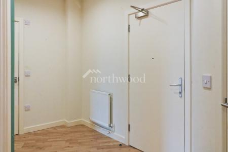 2 bedroom Flat to let in The Panorama, Town Centre, Ashford, TN24