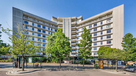 2 bedroom Flat to let in The Panorama, Town Centre, Ashford, TN24