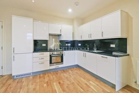 2 bedroom Flat to let in The Panorama, Town Centre, Ashford, TN24