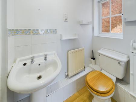 4 bedroom Detached house to let in James Allchin Gardens, Kennington, Ashford, TN24