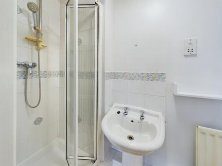4 bedroom Detached house to let in James Allchin Gardens, Kennington, Ashford, TN24