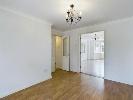 4 bedroom Detached house to let in James Allchin Gardens, Kennington, Ashford, TN24