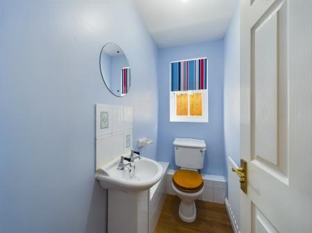 4 bedroom Detached house to let in James Allchin Gardens, Kennington, Ashford, TN24