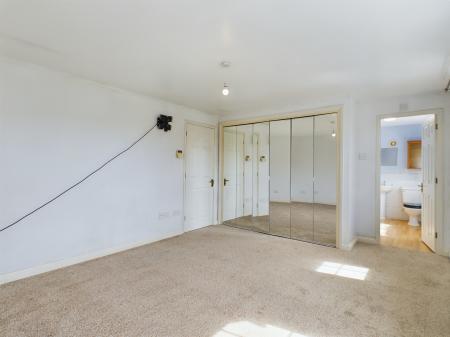 4 bedroom Detached house to let in James Allchin Gardens, Kennington, Ashford, TN24
