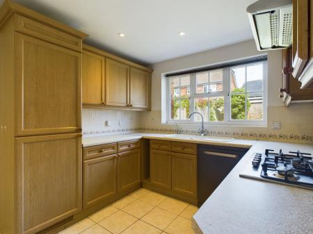 4 bedroom Detached house to let in James Allchin Gardens, Kennington, Ashford, TN24