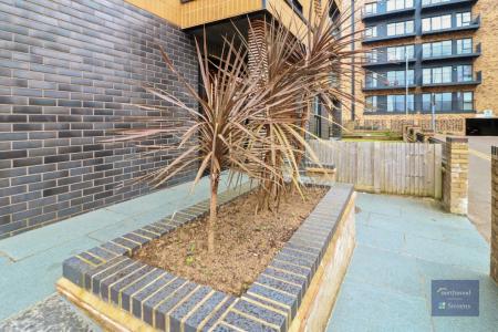 1 bedroom Flat to let in Victoria Crescent, Ashford, TN23