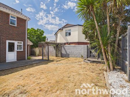 1 bedroom Semi-detached house to let in Essella Park, Ashford, Ashford, TN24