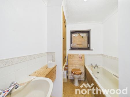 2 bedroom Semi-detached house for sale in Dragonfly Close, Singleton, Ashford, TN23