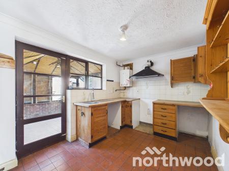 2 bedroom Semi-detached house for sale in Dragonfly Close, Singleton, Ashford, TN23