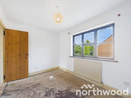 2 bedroom Semi-detached house for sale in Dragonfly Close, Singleton, Ashford, TN23