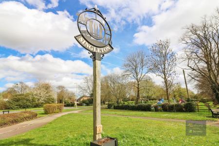 2 bedroom Semi-detached house for sale in Dragonfly Close, Singleton, Ashford, TN23