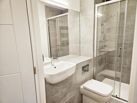 2 bedroom Flat to let in Hampton Place, Ashford, Ashford, TN23