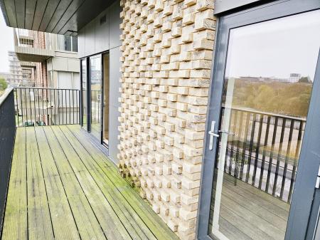2 bedroom Flat to let in Hampton Place, Ashford, Ashford, TN23
