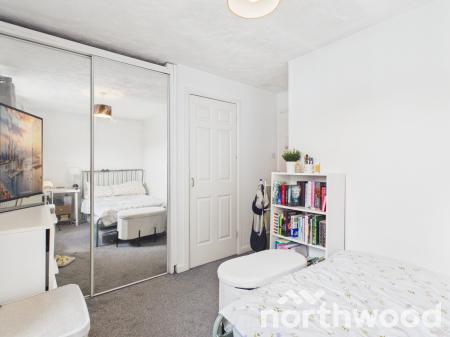 3 bedroom Terraced House to let in Corner Field, Park Farm, Ashford, TN23