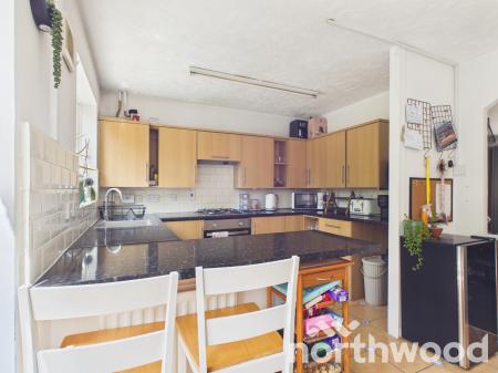 3 bedroom Terraced House to let in Corner Field, Park Farm, Ashford, TN23