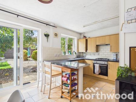 3 bedroom Terraced House to let in Corner Field, Park Farm, Ashford, TN23