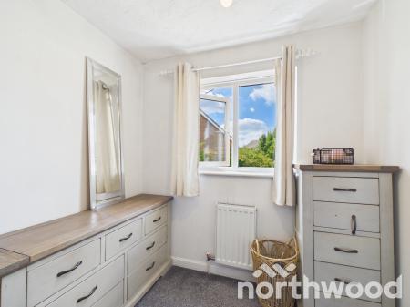 3 bedroom Terraced House to let in Corner Field, Park Farm, Ashford, TN23