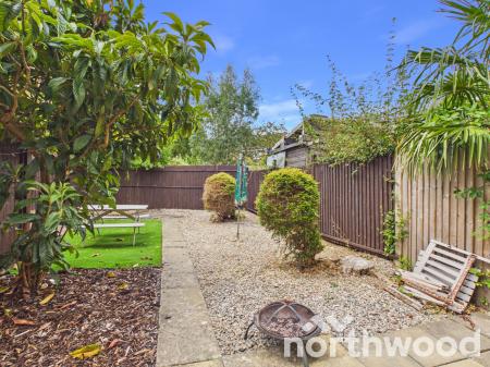 3 bedroom Terraced House to let in Corner Field, Park Farm, Ashford, TN23