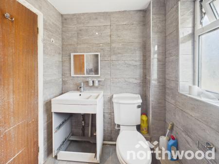 3 bedroom Semi-detached house for sale in Cade Road, Ashford, Ashford, TN23